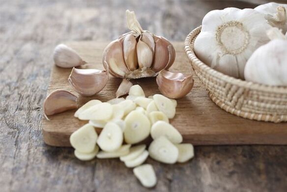 clearing parasites with garlic
